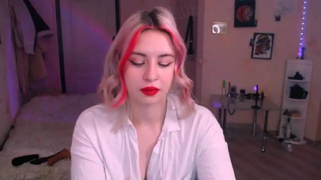 Image 4 of chloejamez Stream on Chaturbate on 18 months ago