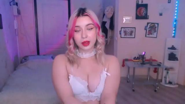 Image 8 of chloejamez Stream on Chaturbate on 17 months ago