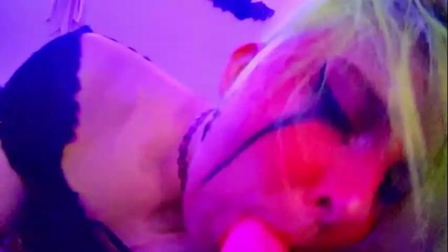Image 12 of chloekissxo Stream on Chaturbate on 24 days ago