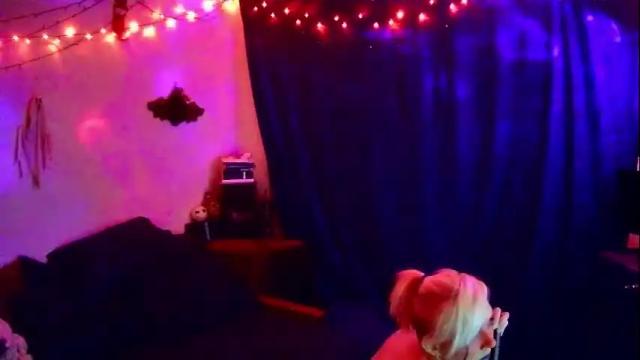 Image 12 of chloekissxo Stream on Chaturbate on 1 month ago