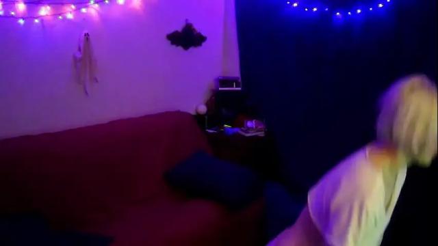 Image 2 of chloekissxo Stream on Chaturbate on 1 month ago