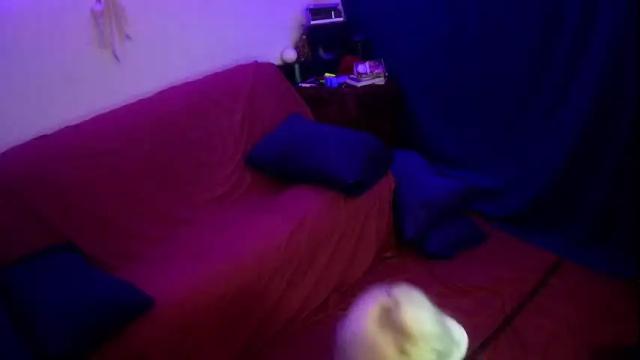 Image 7 of chloekissxo Stream on Chaturbate on 1 month ago