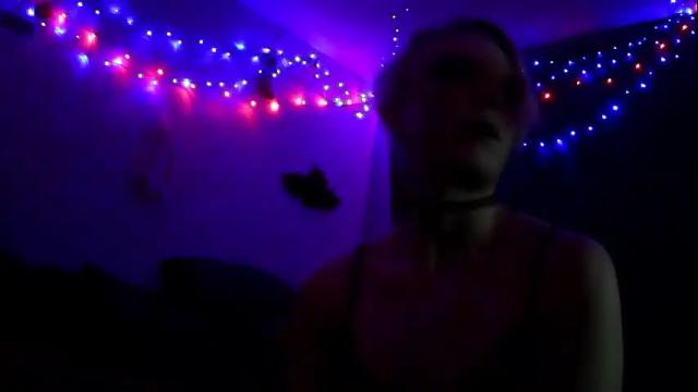 Image 12 of chloekissxo Stream on Chaturbate on 4 days ago