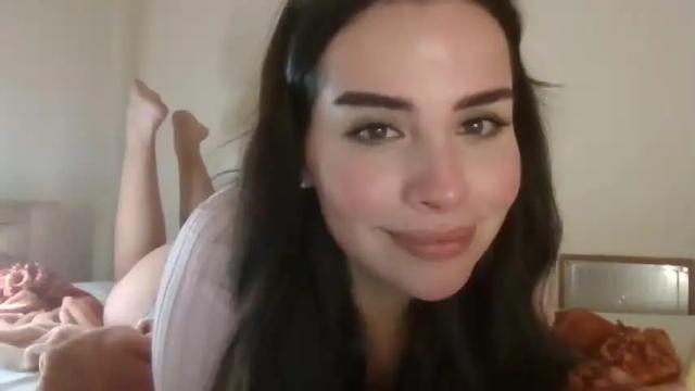 Image 7 of chloekittenuk Stream on Chaturbate on 11 months ago