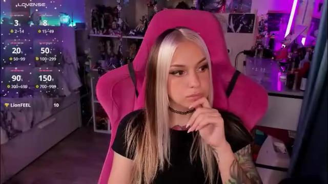 Image 6 of chloekohaku Stream on Chaturbate on 1 month ago