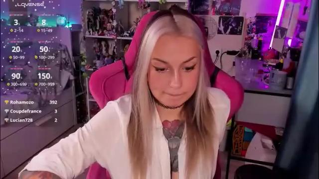 Image 11 of chloekohaku Stream on Chaturbate on 1 month ago