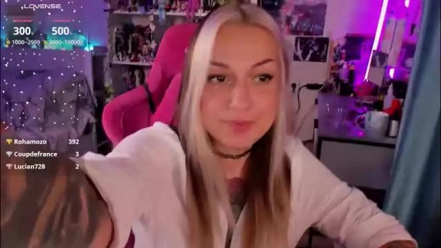 Image 12 of chloekohaku Stream on Chaturbate on 1 month ago