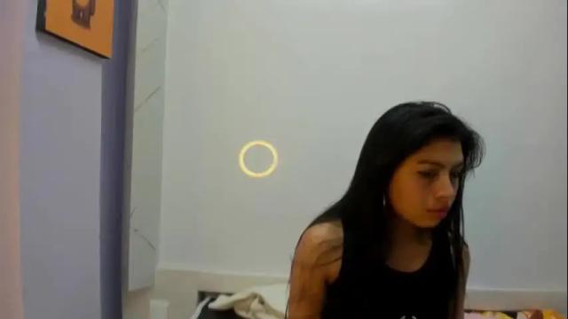 Image 3 of chloemartini_ Stream on Chaturbate on 2 months ago