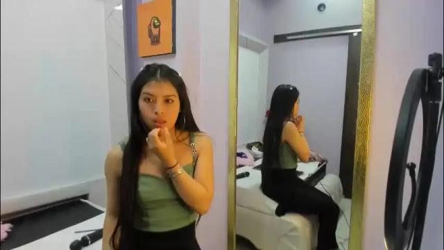 Image 12 of chloemartini_ Stream on Chaturbate on 1 month ago