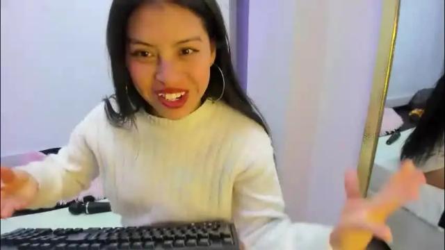 Image 10 of chloemartini_ Stream on Chaturbate on 1 month ago