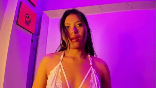 Image 7 of chloemartini_ Stream on Chaturbate on 23 days ago