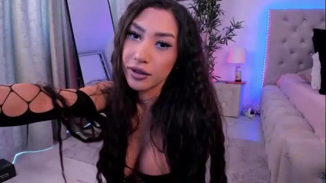 Image 3 of chloemei Stream on Chaturbate on 6 days ago