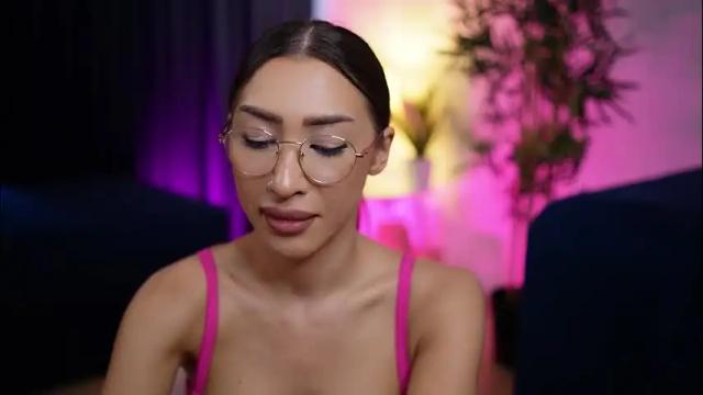 Image 3 of chloemei Stream on Chaturbate on 1 month ago