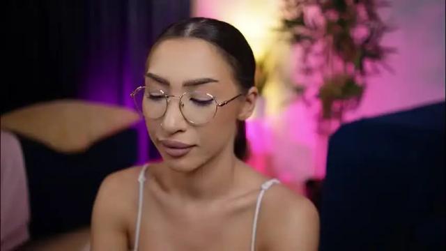 Image 2 of chloemei Stream on Chaturbate on 1 month ago