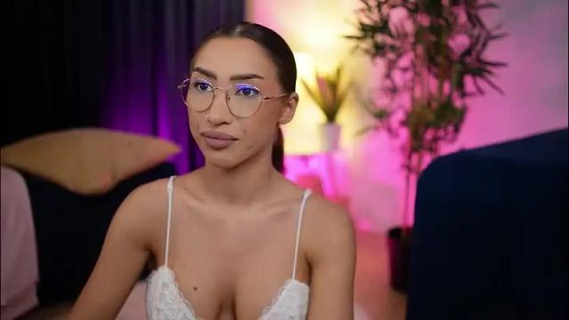 Image 6 of chloemei Stream on Chaturbate on 1 month ago