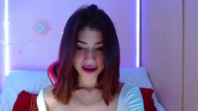 Image 4 of chloemiller52 Stream on Chaturbate on 16 months ago
