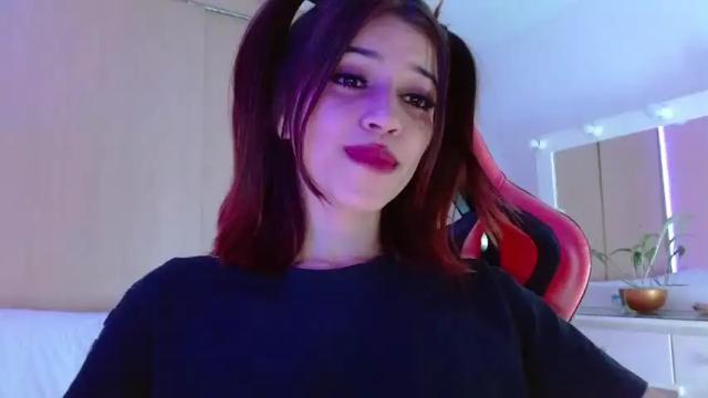 Image 7 of chloemiller52 Stream on Chaturbate on 16 months ago