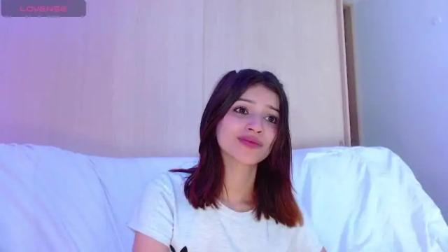 Image 10 of chloemiller52 Stream on Chaturbate on 15 months ago
