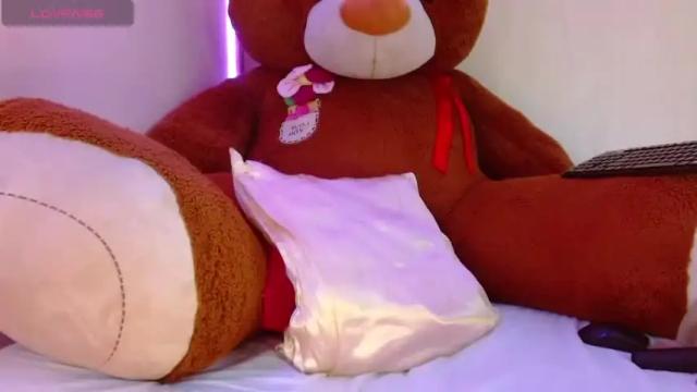 Image 3 of chloemiller52 Stream on Chaturbate on 15 months ago