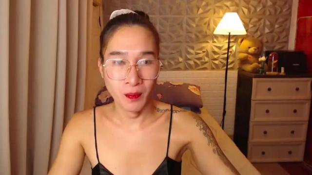 Image 3 of chloemorre_ Stream on Chaturbate on 15 months ago