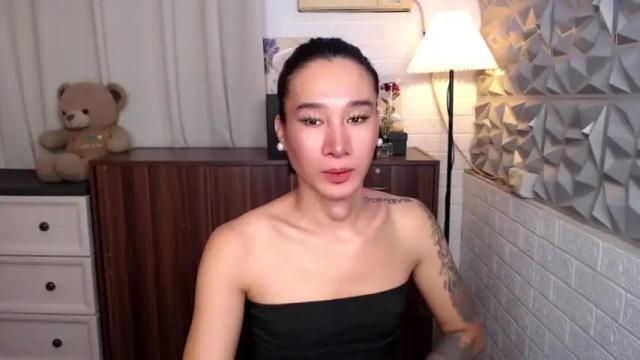 Image 4 of chloemorre_ Stream on Chaturbate on 15 months ago