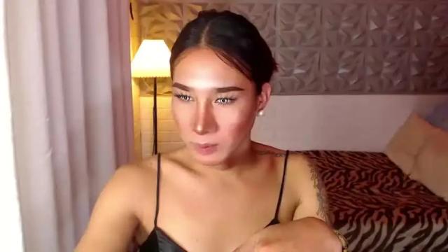 Image 4 of chloemorre_ Stream on Chaturbate on 13 months ago