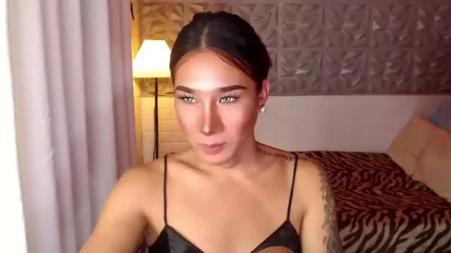 Image 6 of chloemorre_ Stream on Chaturbate on 13 months ago