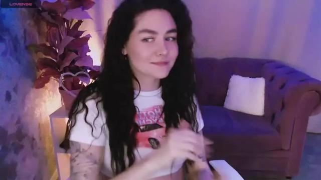 Image 2 of chloepeace_ Stream on Chaturbate on 20 months ago