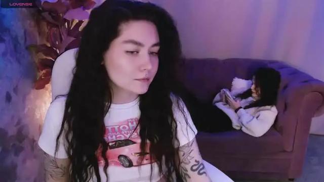 Image 4 of chloepeace_ Stream on Chaturbate on 20 months ago