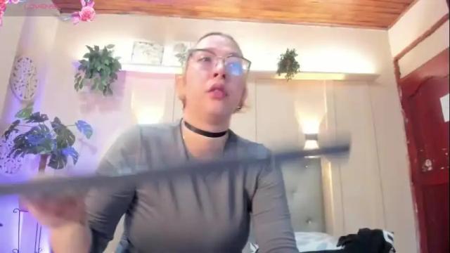 Image 3 of chloerossee Stream on Chaturbate on 2 months ago