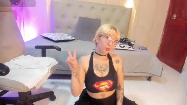 Image 7 of chloerossee Stream on Chaturbate on 1 month ago