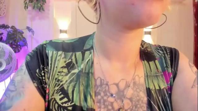 Image 10 of chloerossee Stream on Chaturbate on 1 month ago