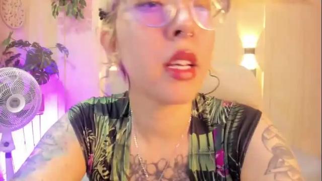 Image 3 of chloerossee Stream on Chaturbate on 1 month ago