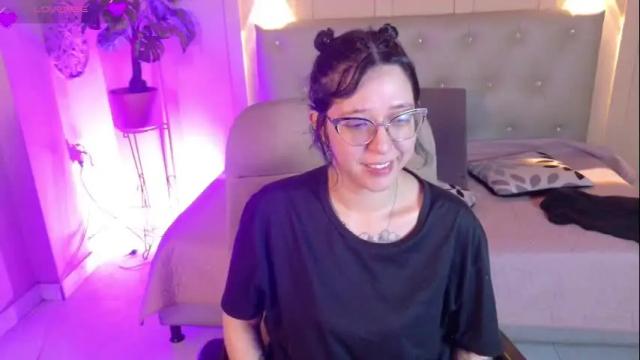 Image 7 of chloerossee Stream on Chaturbate on 1 month ago