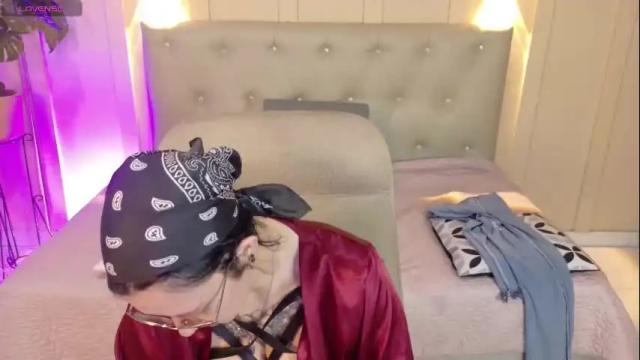 Thumbnail 1, chloerossee's Stream at Chaturbate, 1 month ago