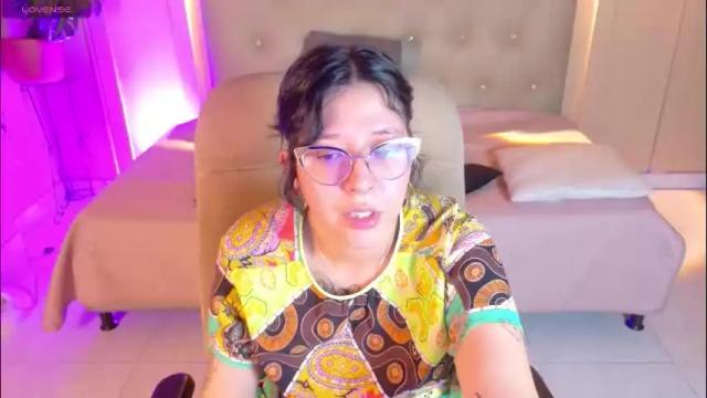 Image 3 of chloerossee Stream on Chaturbate on 1 month ago