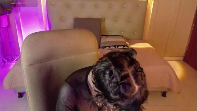 Image 7 of chloerossee Stream on Chaturbate on 8 days ago