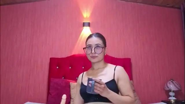 Image 4 of chloeturner_ Stream on Chaturbate on 2 days ago