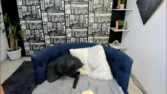 Image 10 of chloeturner_ Stream on Chaturbate on 1 month ago