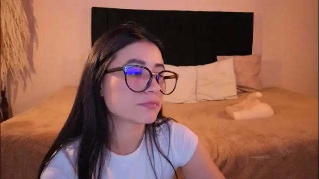 Image 2 of chloeturner_ Stream on Chaturbate on 1 month ago