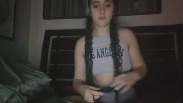 Image 7 of chloexbennett Stream on Chaturbate on 17 months ago