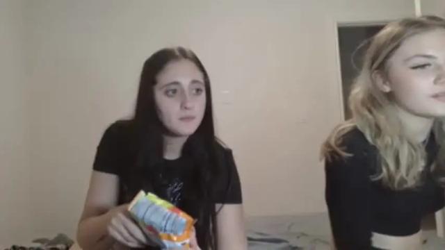 Image 12 of chloexbennett Stream on Chaturbate on 15 months ago