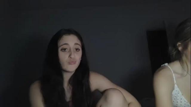 Image 2 of chloexbennett Stream on Chaturbate on 15 months ago