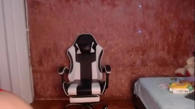 Image 3 of chlooe_zoe Stream on Chaturbate on 29 days ago