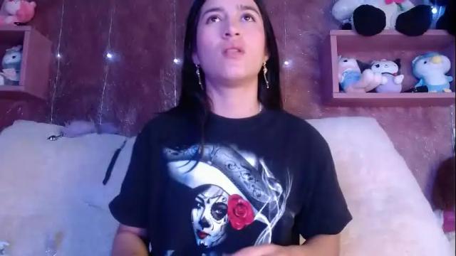 Image 3 of chlooe_zoe Stream on Chaturbate on 1 month ago