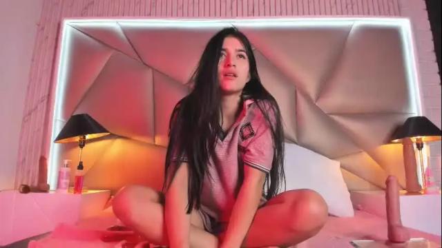 Image 2 of chlooe_zoe Stream on Chaturbate on 10 days ago