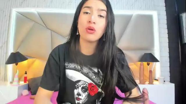 Image 8 of chlooe_zoe Stream on Chaturbate on 6 days ago