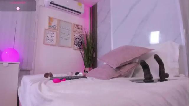 Image 4 of chlooee_ Stream on Chaturbate on 13 days ago