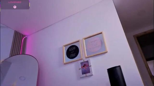 Image 7 of chlooee_ Stream on Chaturbate on 6 days ago