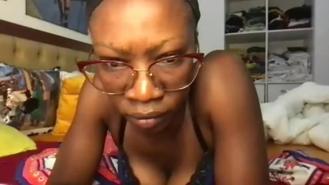 Image 12 of choco_petite Stream on Chaturbate on 19 months ago